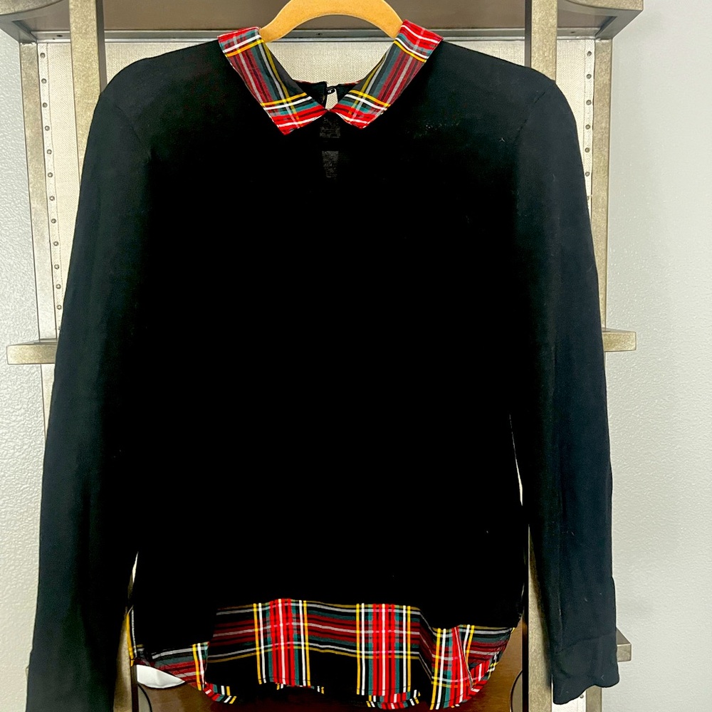 JCrew Tartan sweater. Size Small. Great for Christmas season.